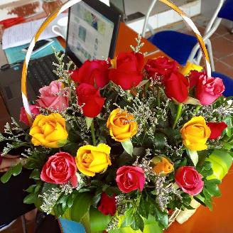 Dạy cắm hoa mở shop - cắm hoa văn phòng - cắm hoa hội nghị 0939393721