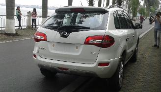 Xe SUV Samsung QM5 LE nhập khẩu màu trắng