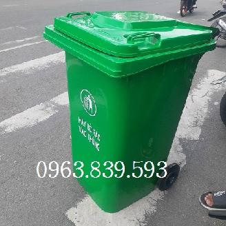Thùng rác 240l nắp kín màu xanh lá giảm giá toàn quốc / Lh 0963.839.593 Ms.Loan
